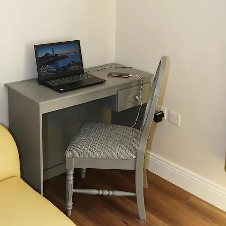 Ferienhaus Laneside Haven - Worker Friendly - Accessible, Gated, Gym And Parking